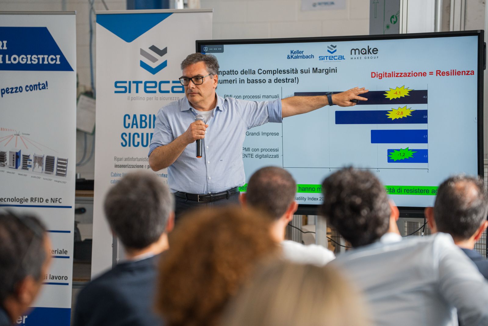 Piero Naldoni al lavoro in fabbrica